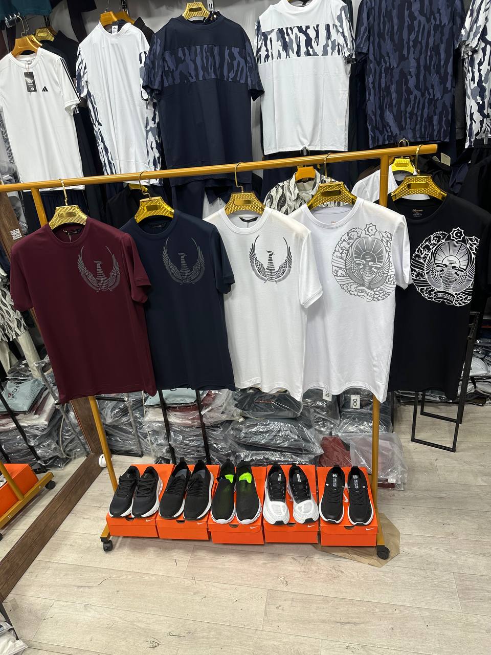 Erkaklar uchun futbolka