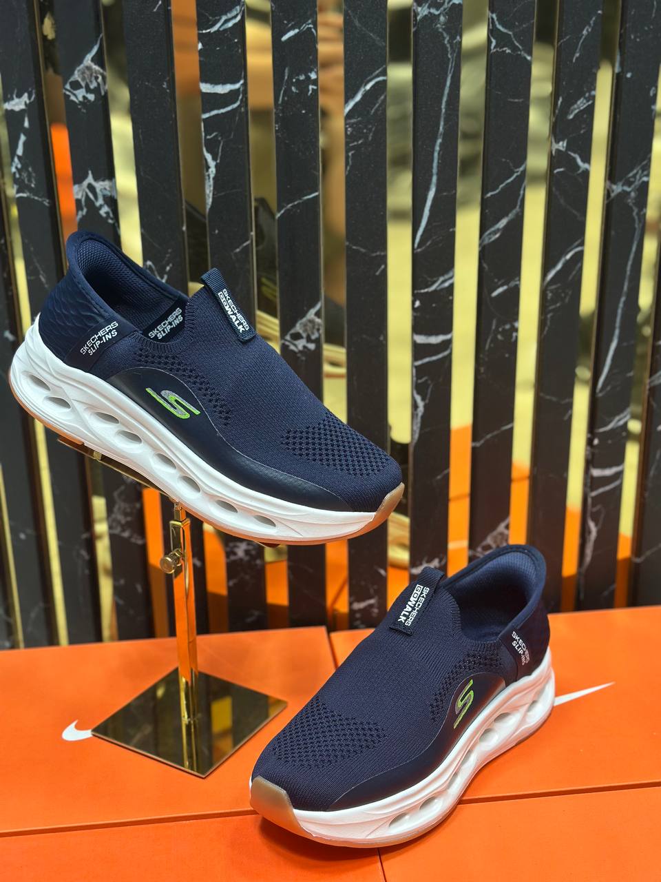 Erkaklar uchun skechers
