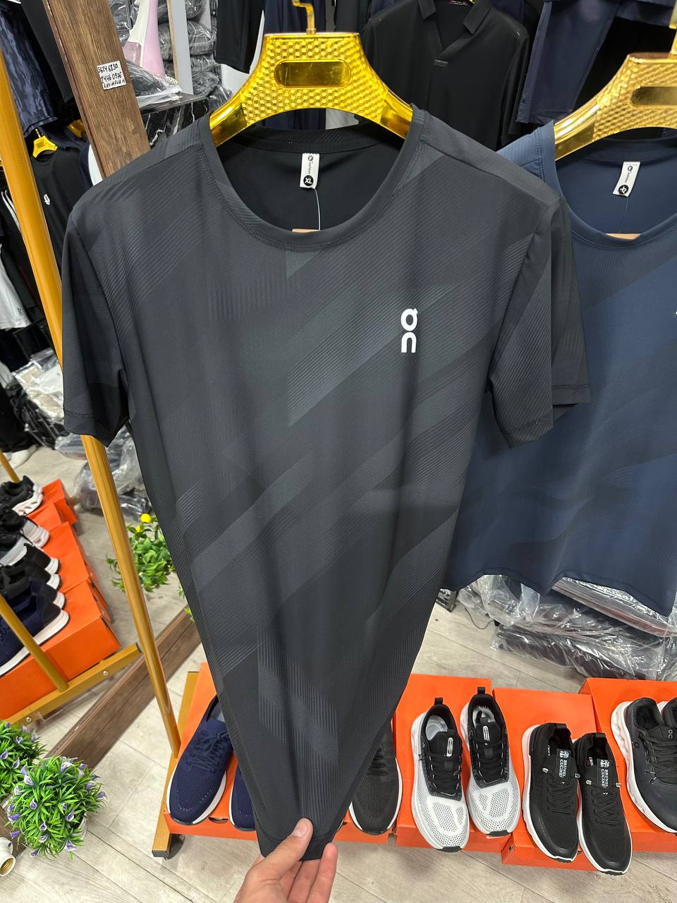 Erkaklar uchun futbolka